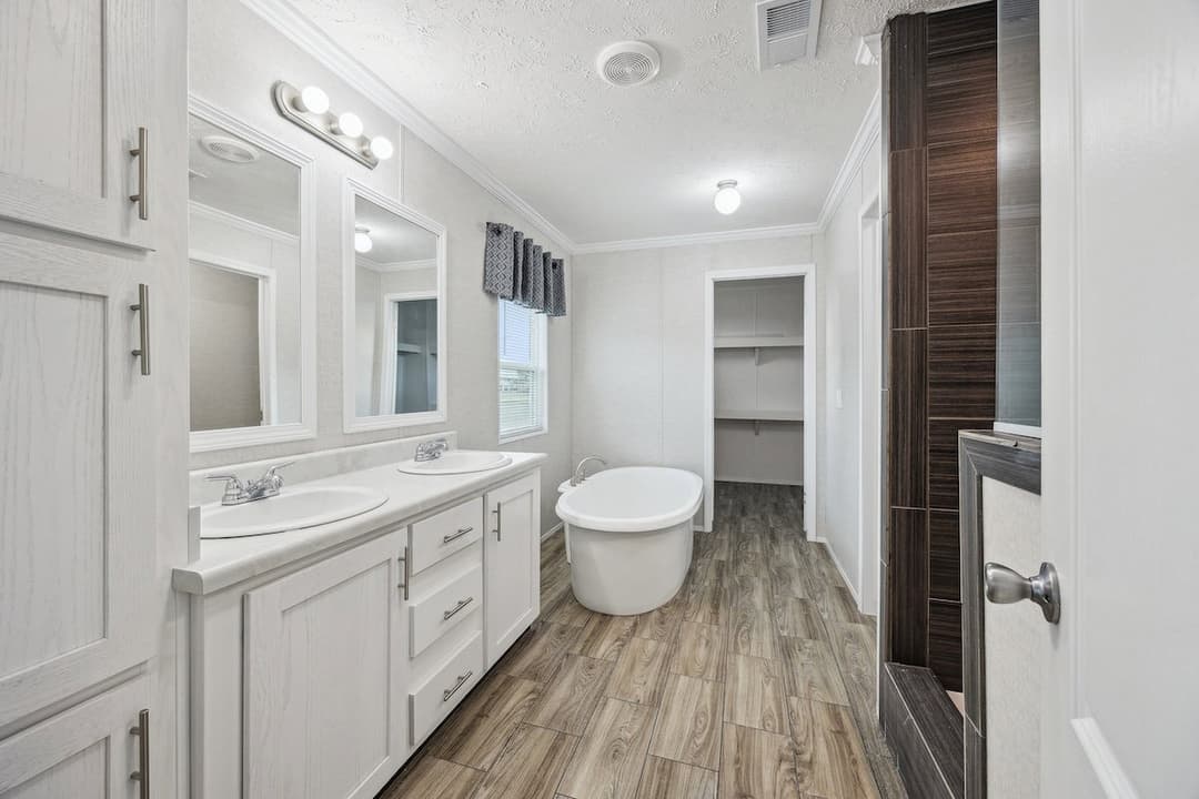 Md-10-32 lynnox bathroom home features