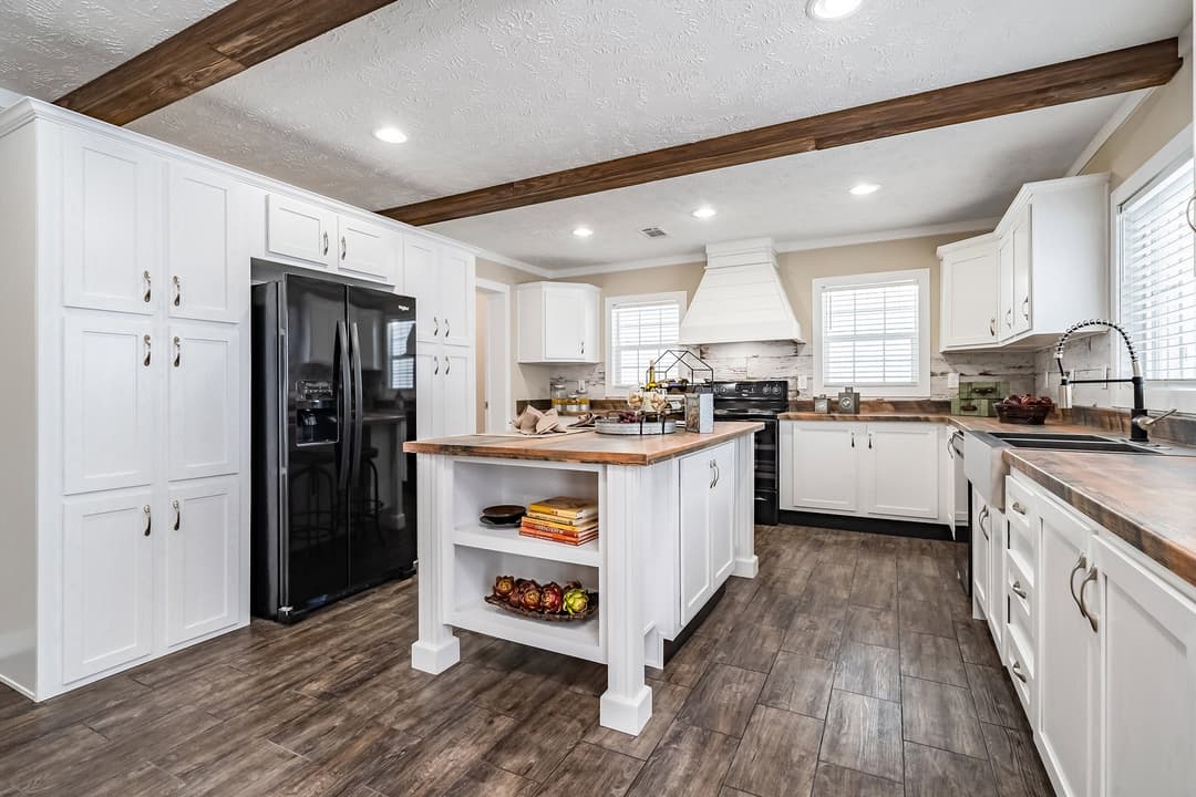 Md-42-32 kitchen home features