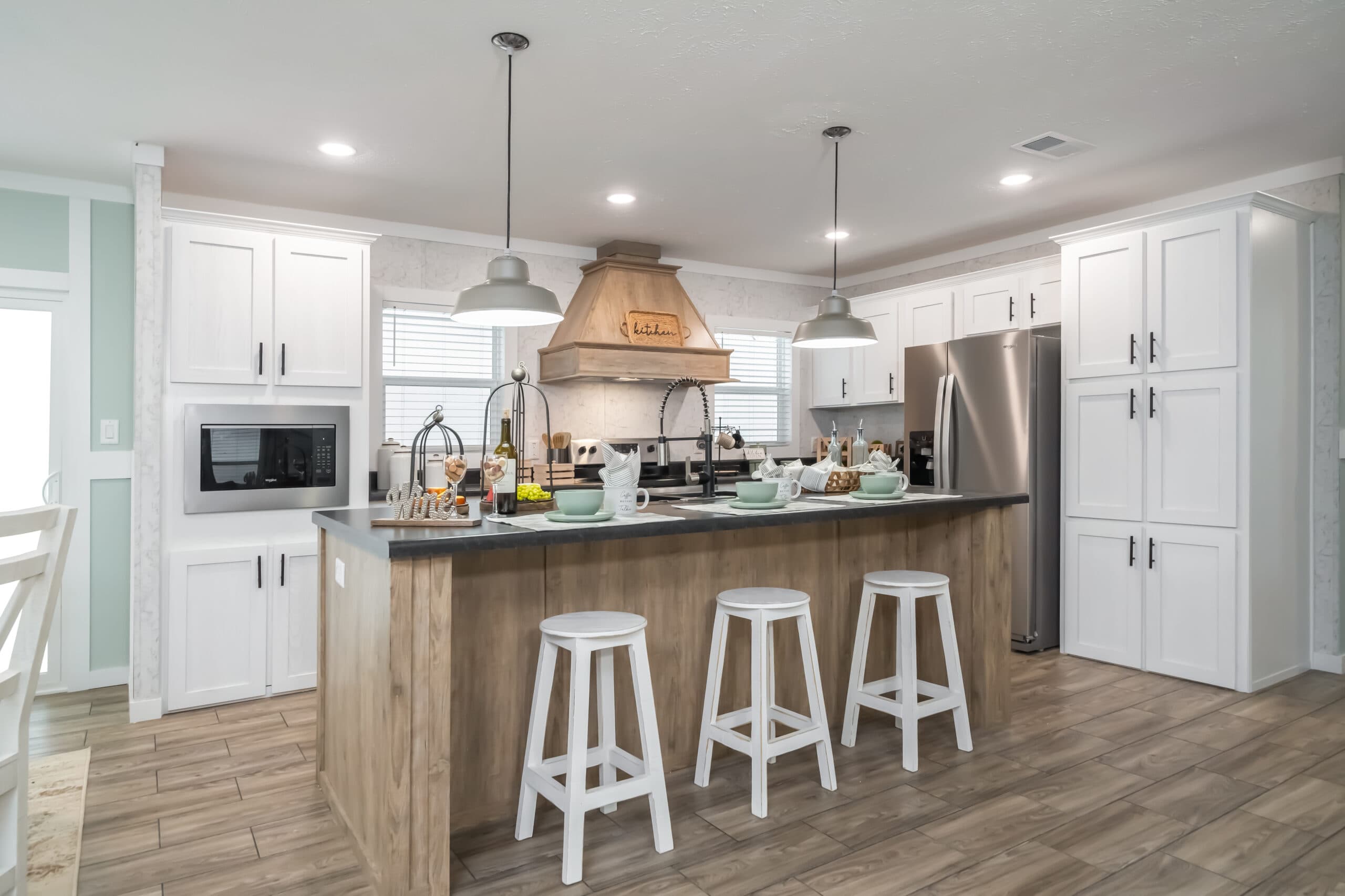Md-56 kitchen home features