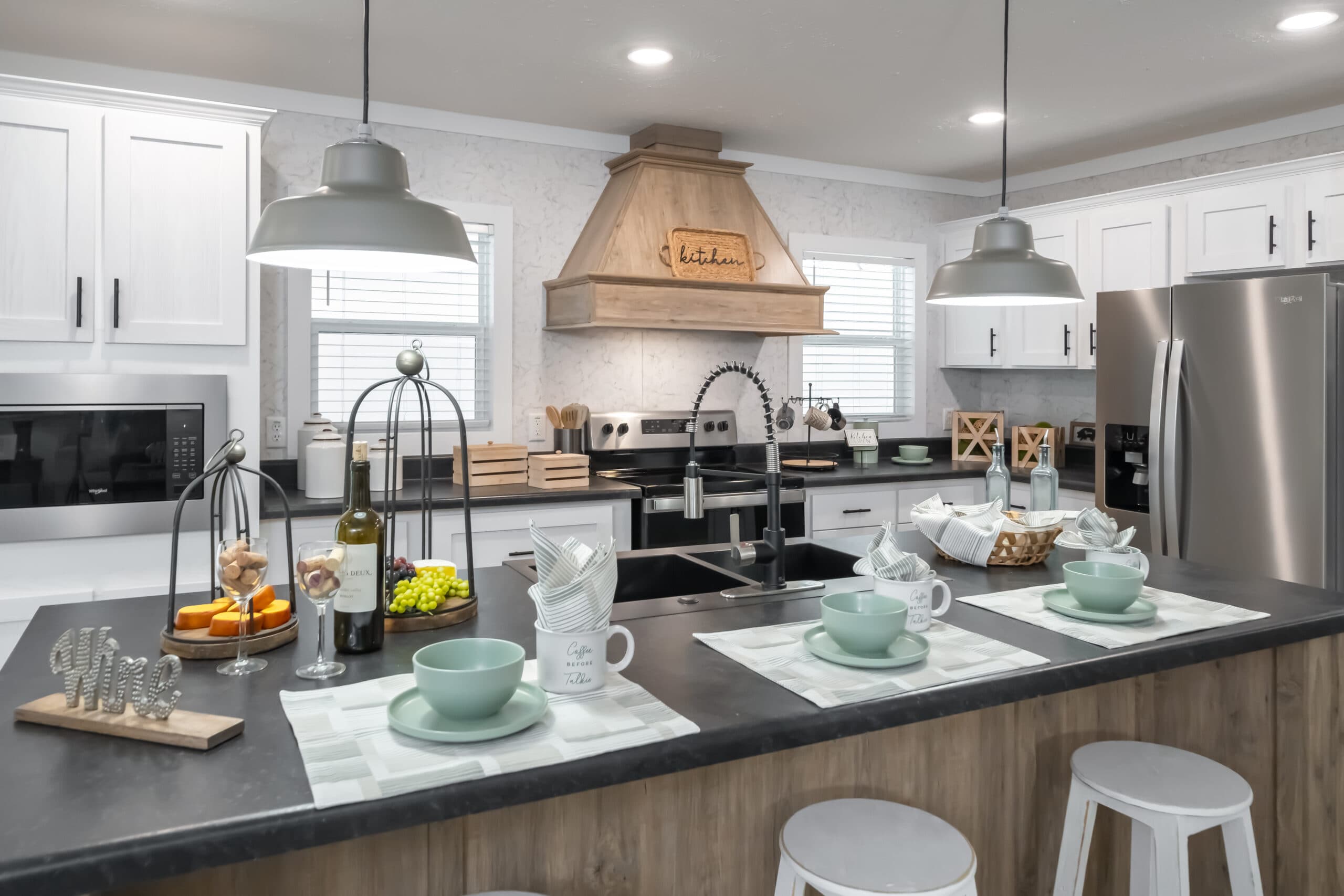 Md-56 kitchen home features