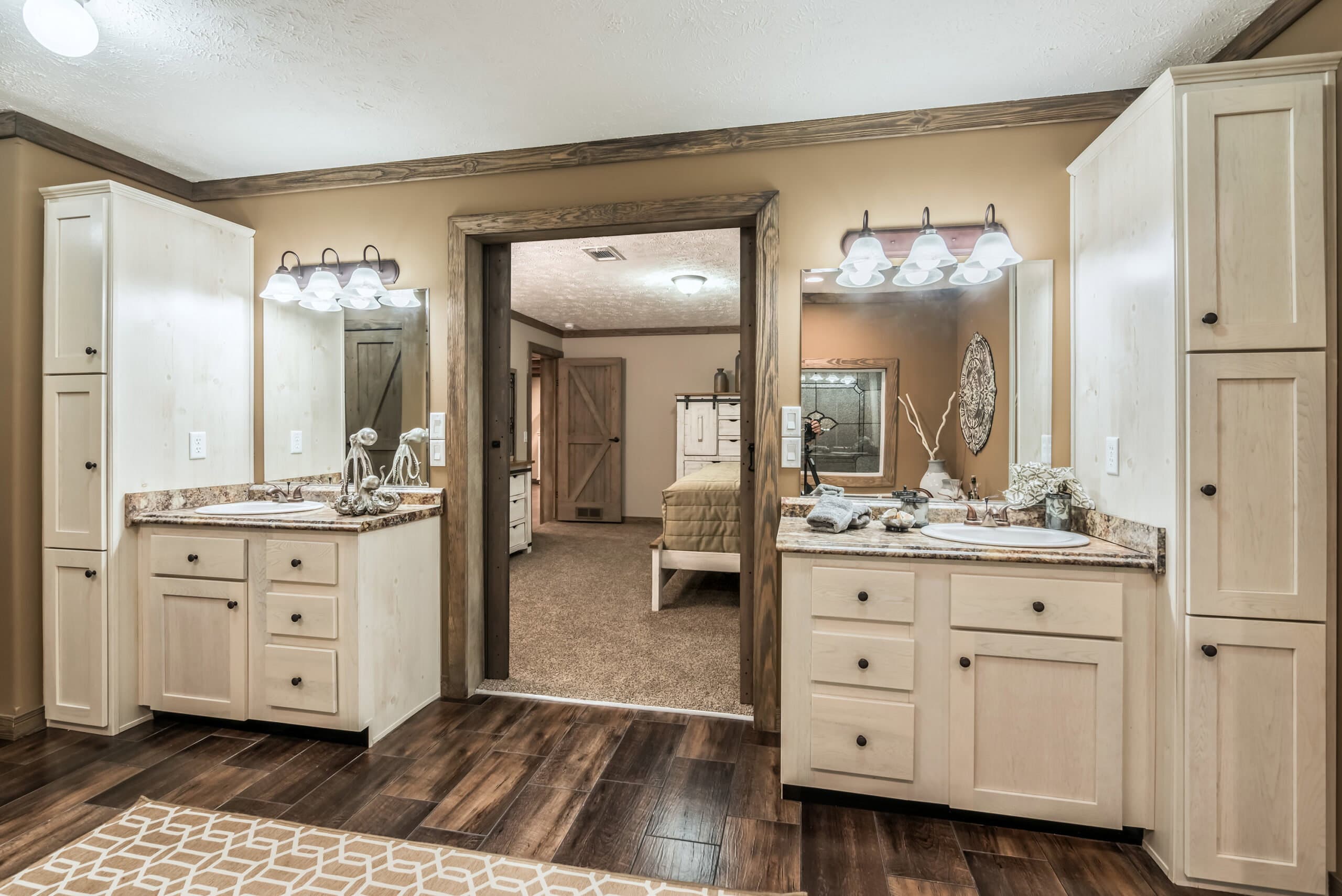 Kb-3243 bathroom home features