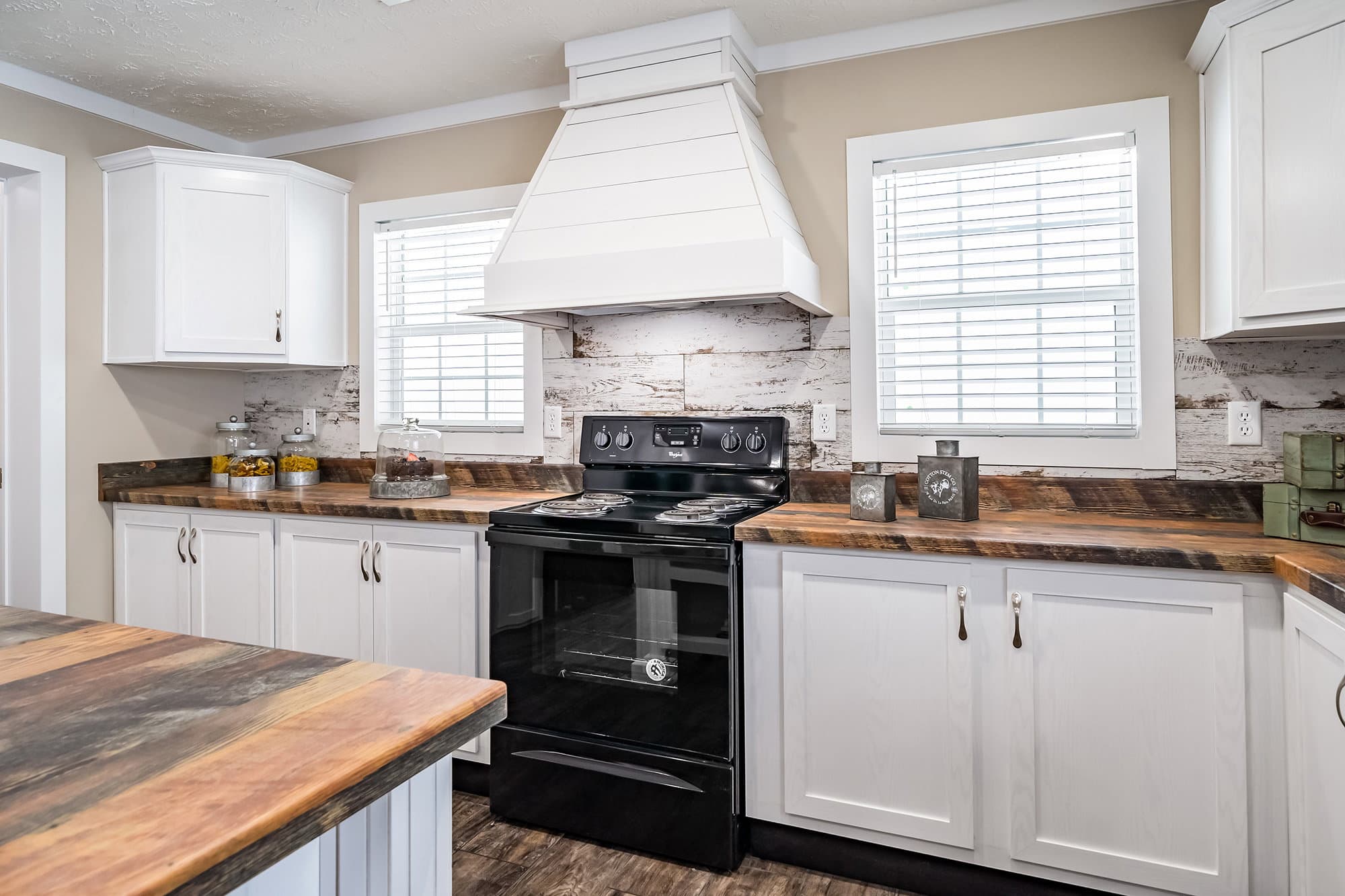 Md-42-32 kitchen home features