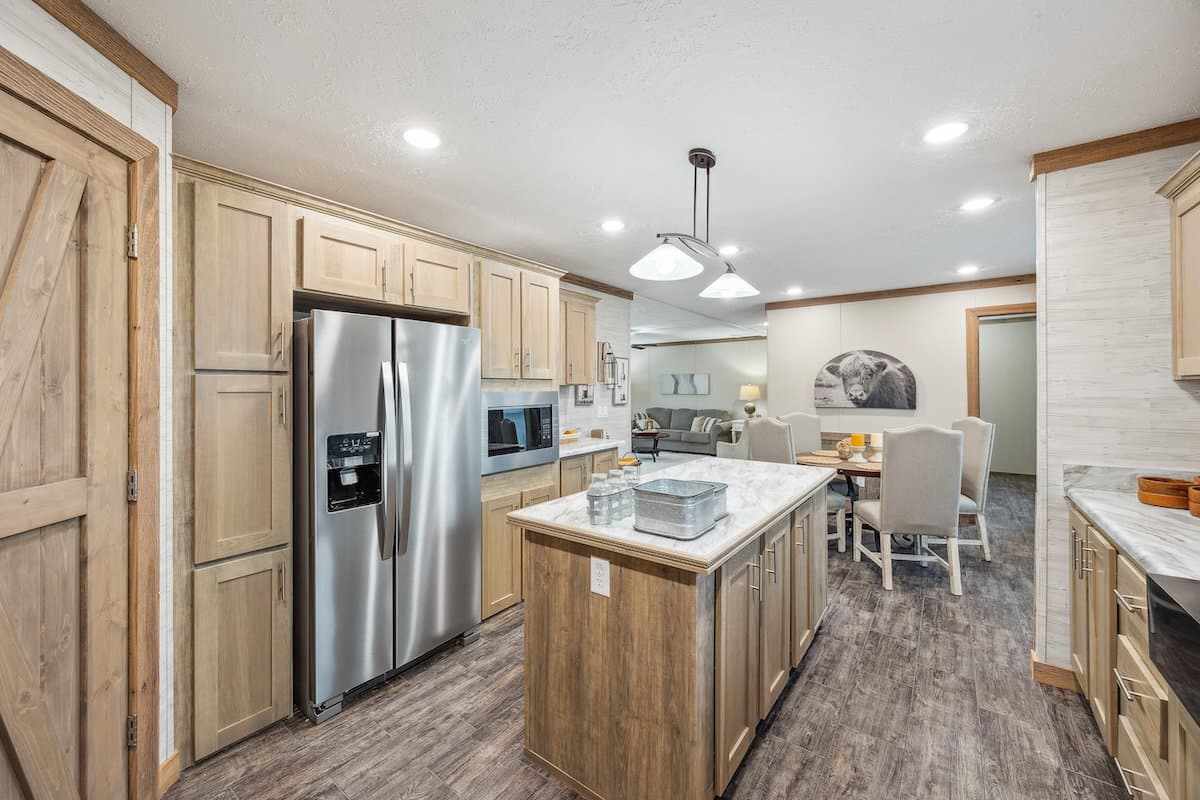 Md-26 rawhide kitchen home features