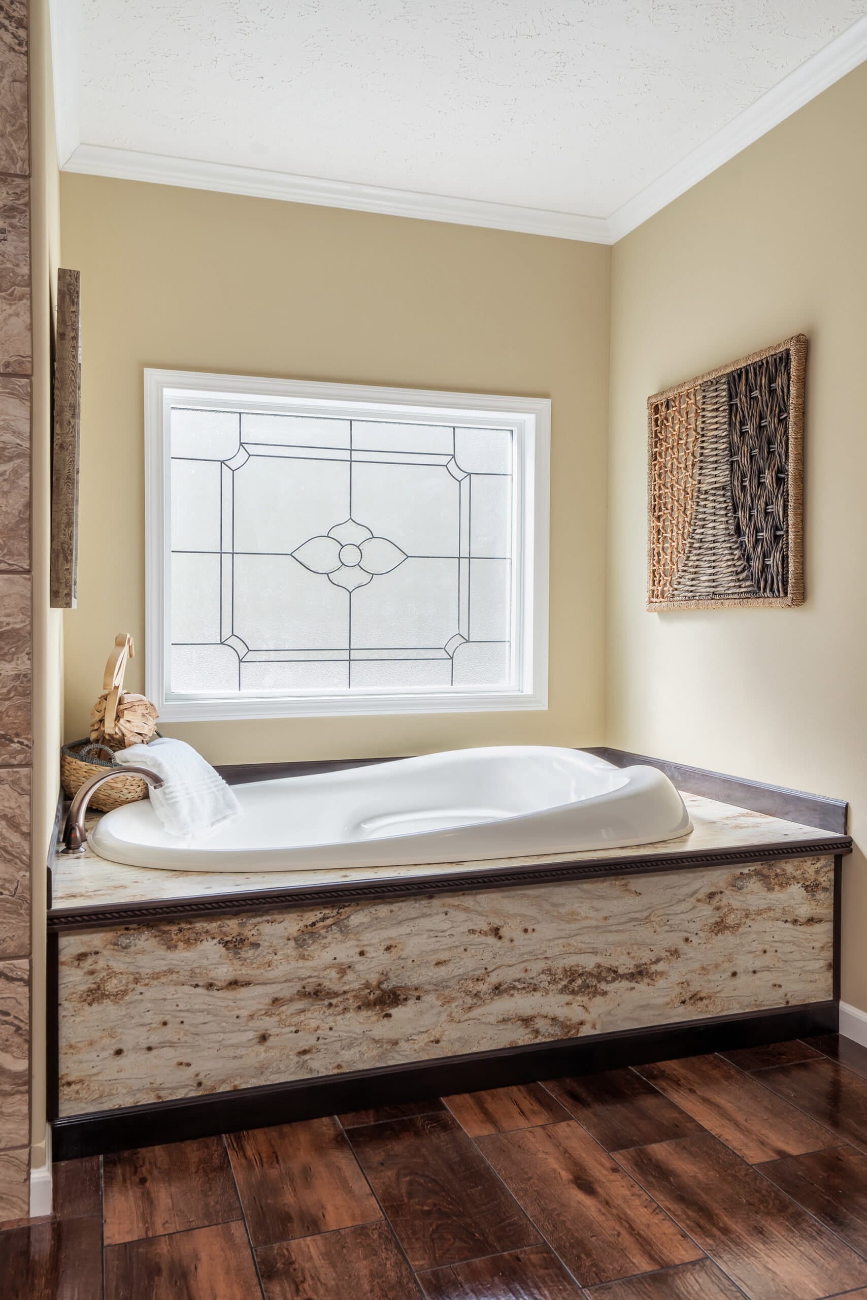 Kb-3238 bathroom home features