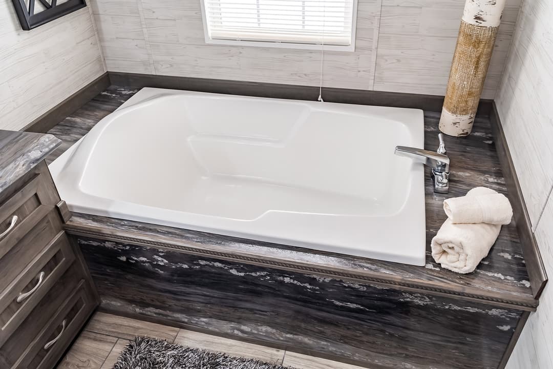 Md-41-32 bathroom home features