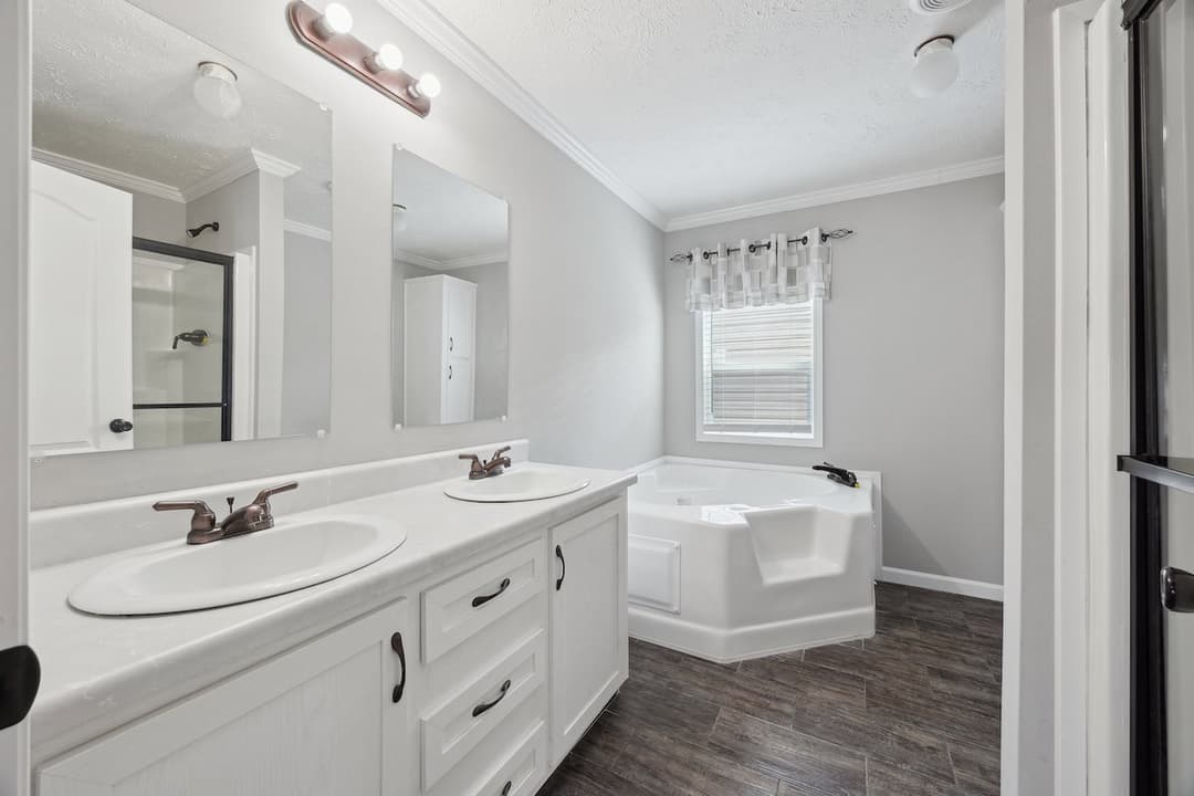 Md-30-32 josey wales bathroom home features