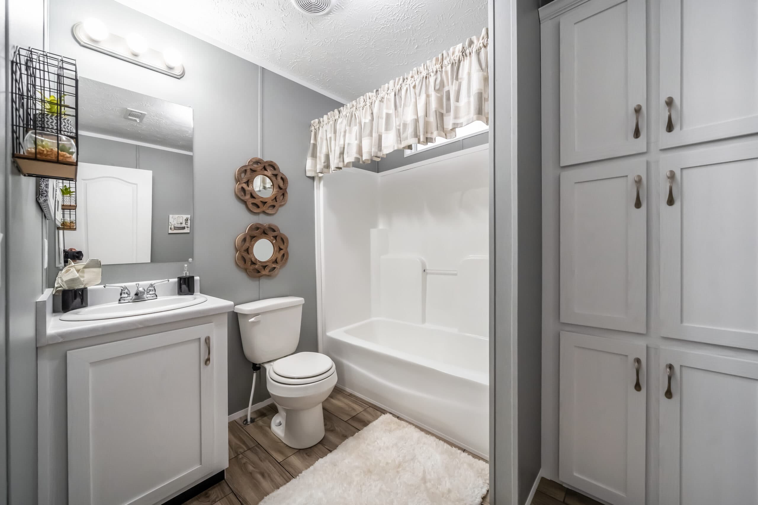 Md-50-32 bathroom home features